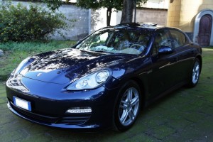 Porsche-Panamera-blu