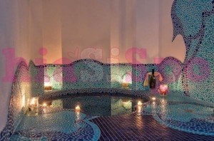 mosaico per piscina interna